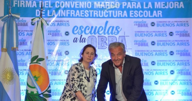 Claudio Rossi firmó la inclusión de Rojas en el programa provincial "Escuelas a la Obra"